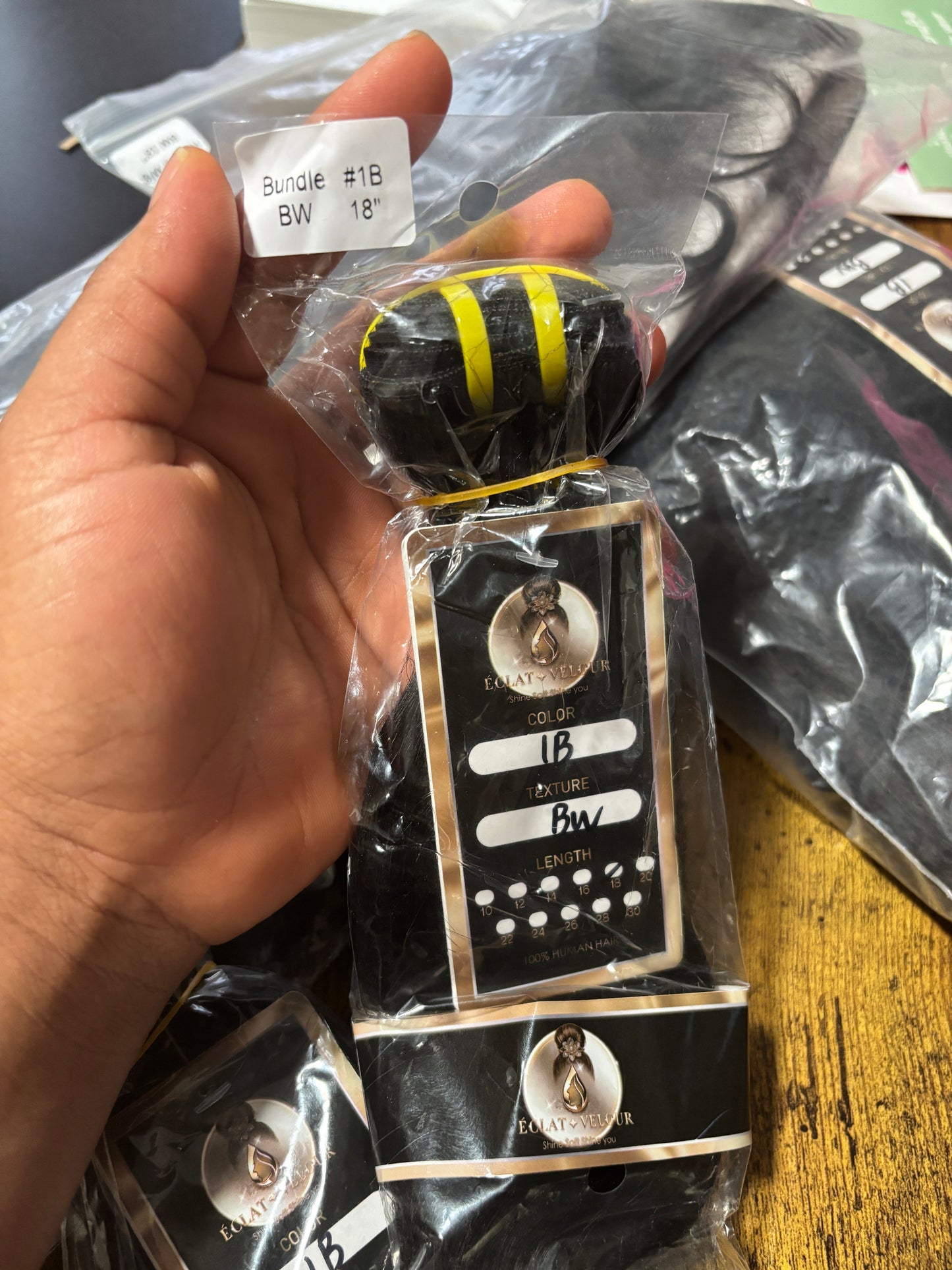 Eclat Velour Body Wave Human Hair Bundle (Single Bundle)